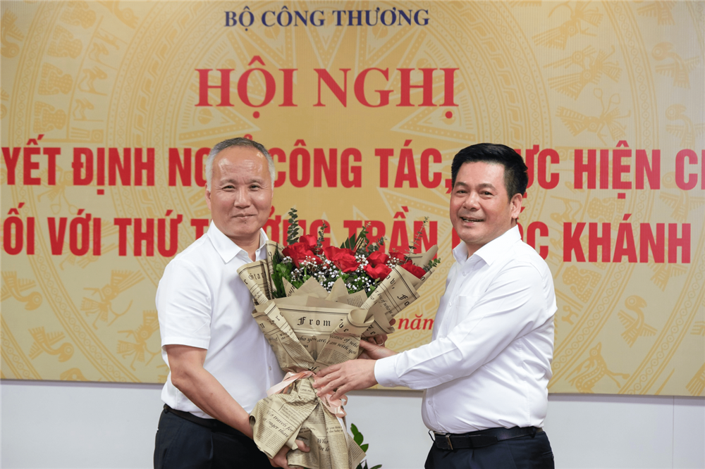 Thứ trưởng Bộ Công Thương Trần Quốc Khánh nghỉ hưu theo chế độ 